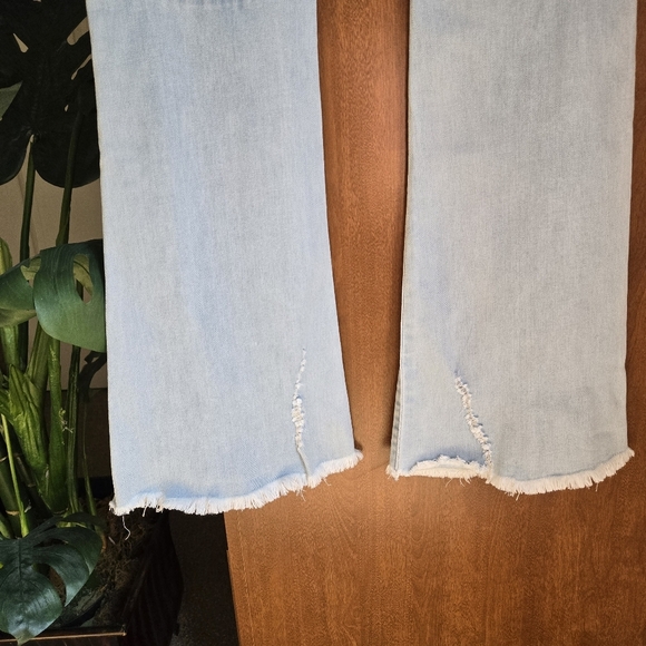 Easel Light Blue Distressed Flare Jeans Size Medium - Picture 6 of 7